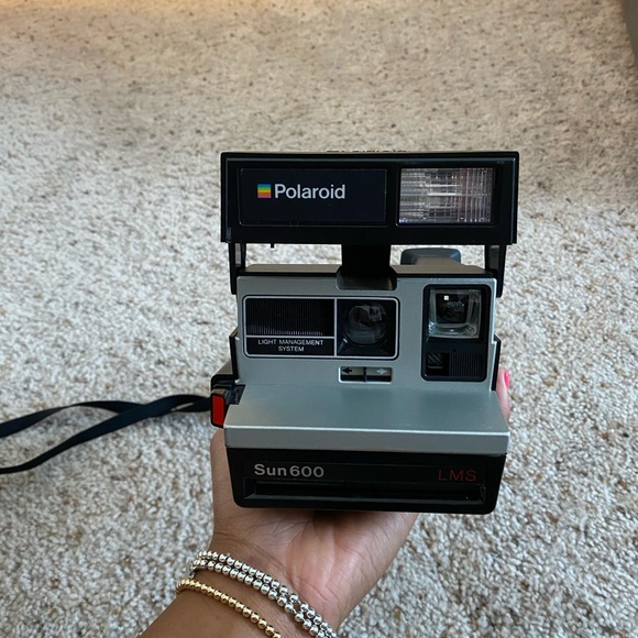 Polaroid Silver LMS Sun 600 camera - Picture 1 of 2